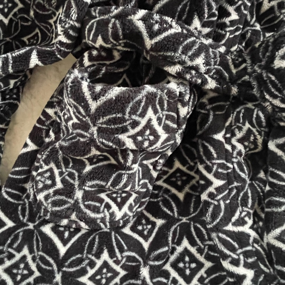 Vera Bradley Fleece Short/Mid-Length Robe - Picture 7 of 8